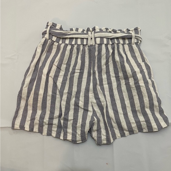 👗 Dynamite High-Waisted Paper Bag Shorts – Women’s Medium 👗 - Picture 6 of 9